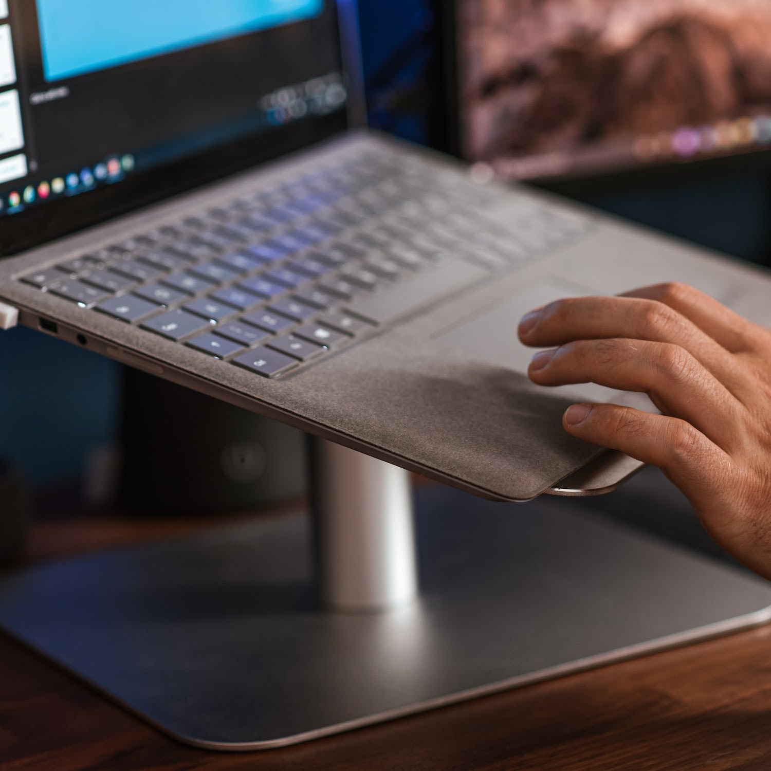 The Benefits of Using a Laptop Stand for Improved Ergonomics